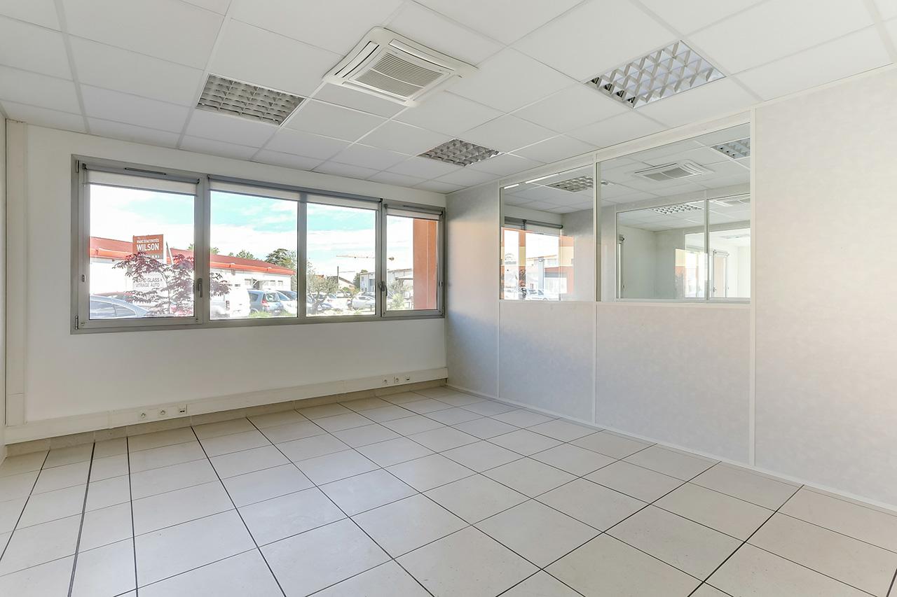 Local d'activité Décines-Charpieu 1397m² Location local d'activité Décines-Charpieu Rhône OLACT2108877 10